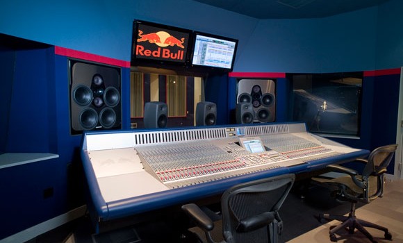 http://cgnaudiolabs.com/Quickstart/ImageLib/RedBull_StudioWEB.jpg